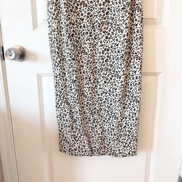 MAGGY LONDON Silk Animal Print Back Cut Out Maxi Dress - Picture 4 of 9